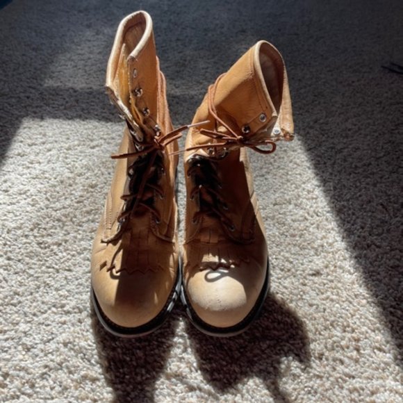 Laredo Shoes - Vintage Laredo women's size 8 lace up boots